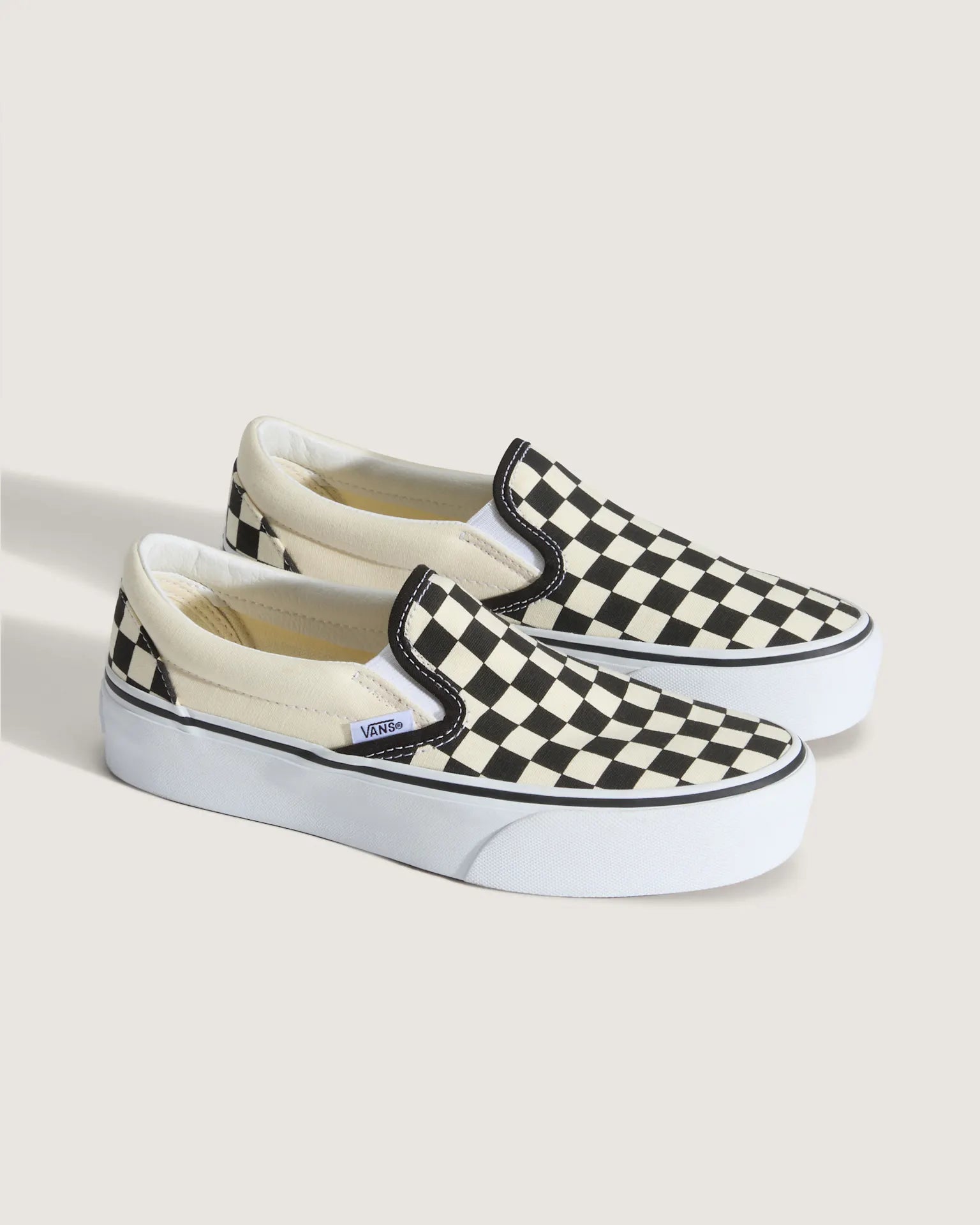 VANS UA Classic Slip-On Platform Blk&WhtChckerboard/Wht Cipő - Main Image