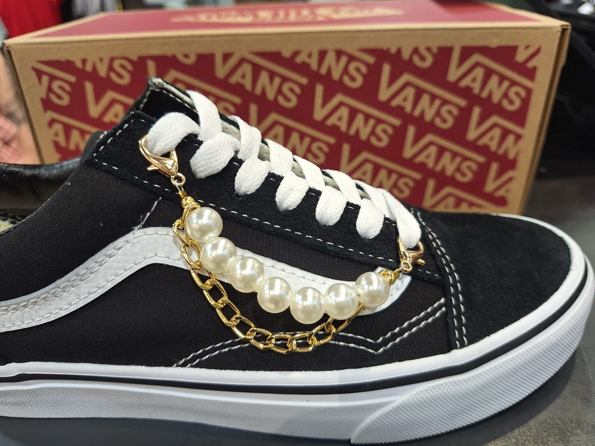 VANS UA Old Skool Pearl Chain Charm Cipő VND3HY281PCC - 2