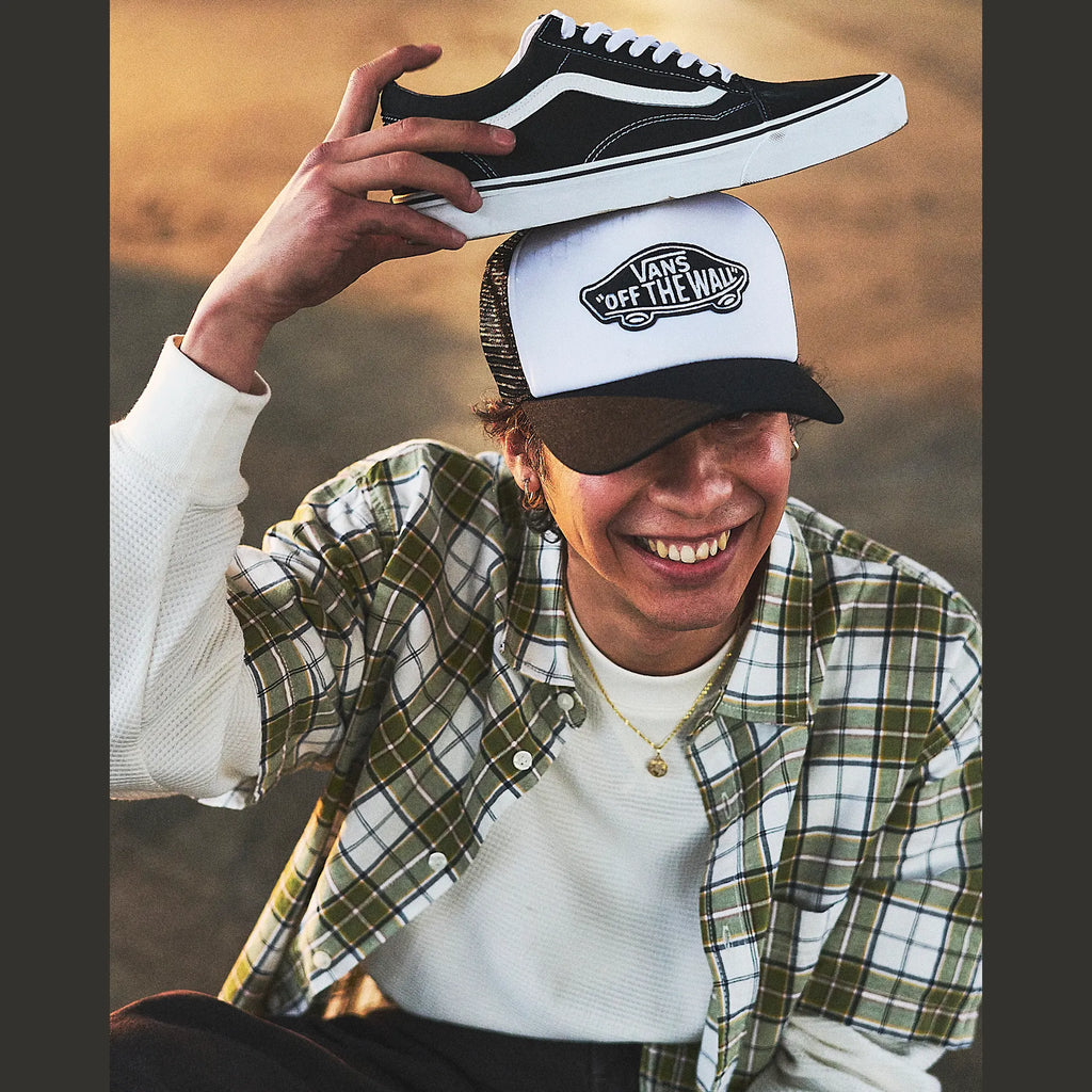 VANS CLASSIC PATCH CURVED BILL TRUCKER Black/White kép 2