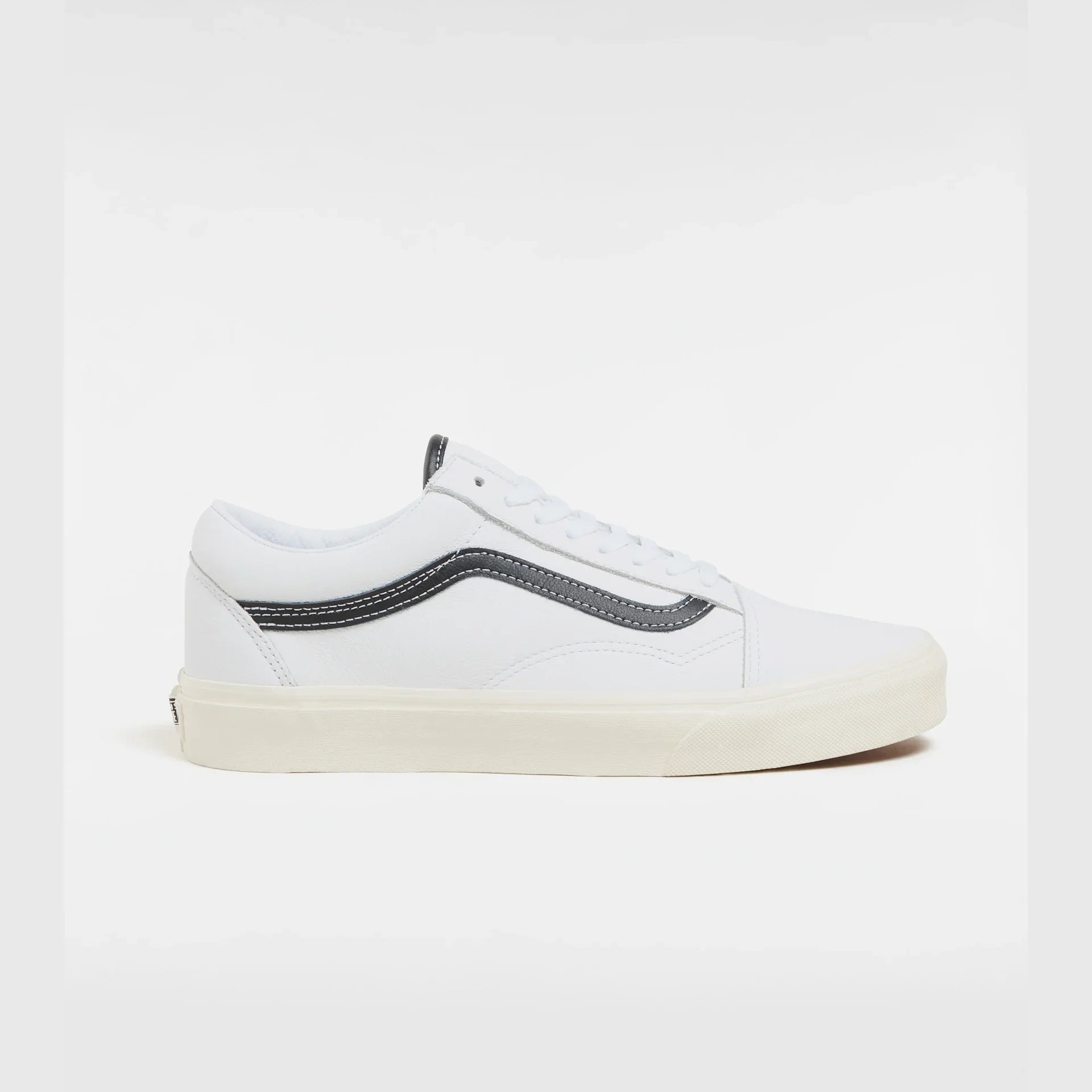 VANS UA Old Skool LEATHER WHITE/BLACK Cipő kép 1