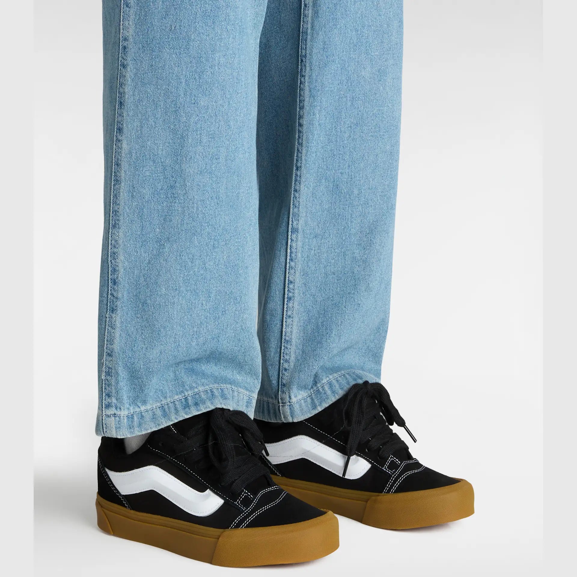 VANS Knu Skool BLACK/GUM Cipő kép 5