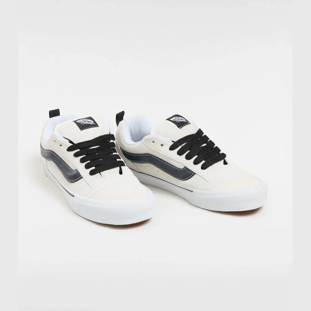 VANS Knu Skool SUEDE WHITE/BLACK Cipő kép 2
