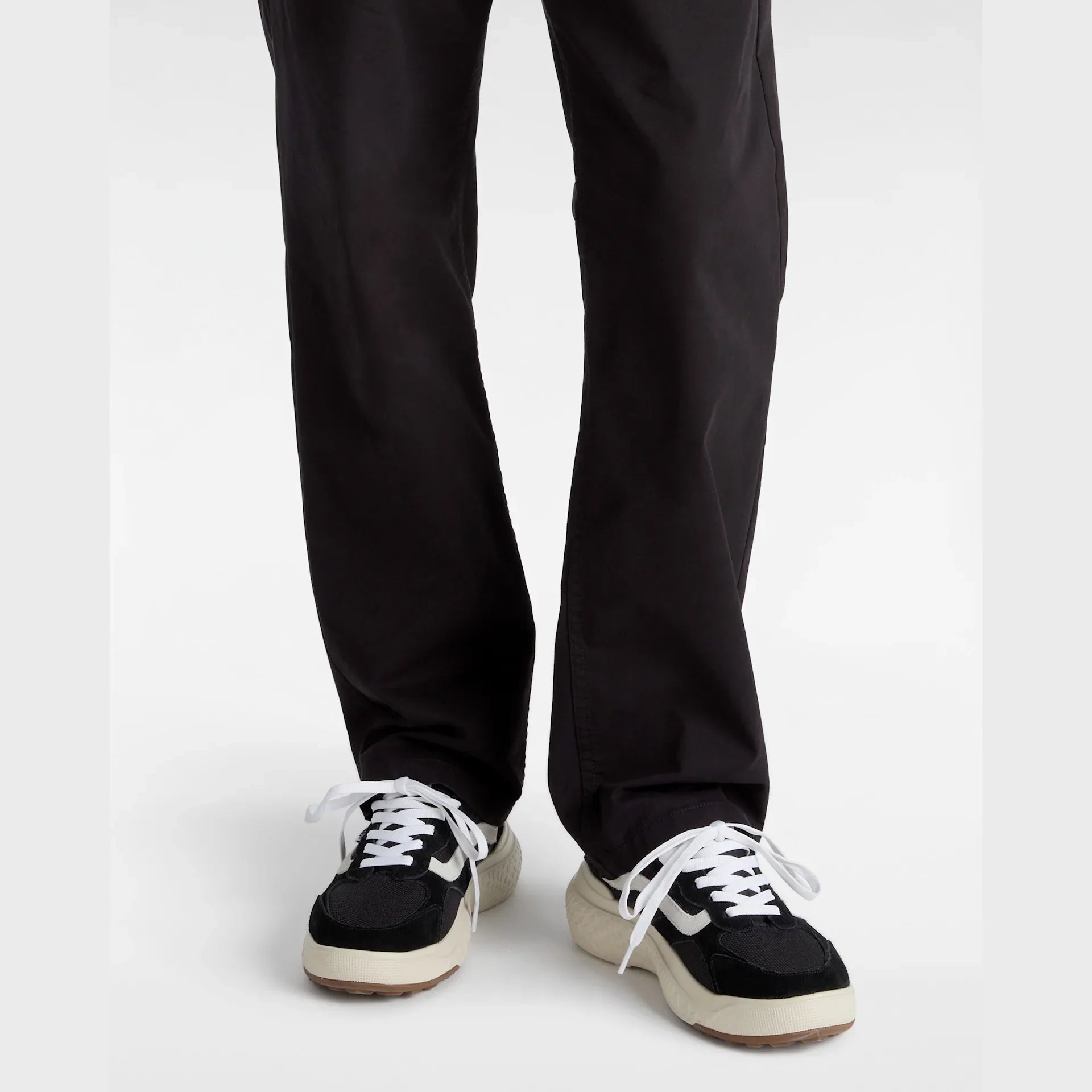 VANS MTE UltraRange Neo VR3 BLACK/WHITE Cipő kép 5