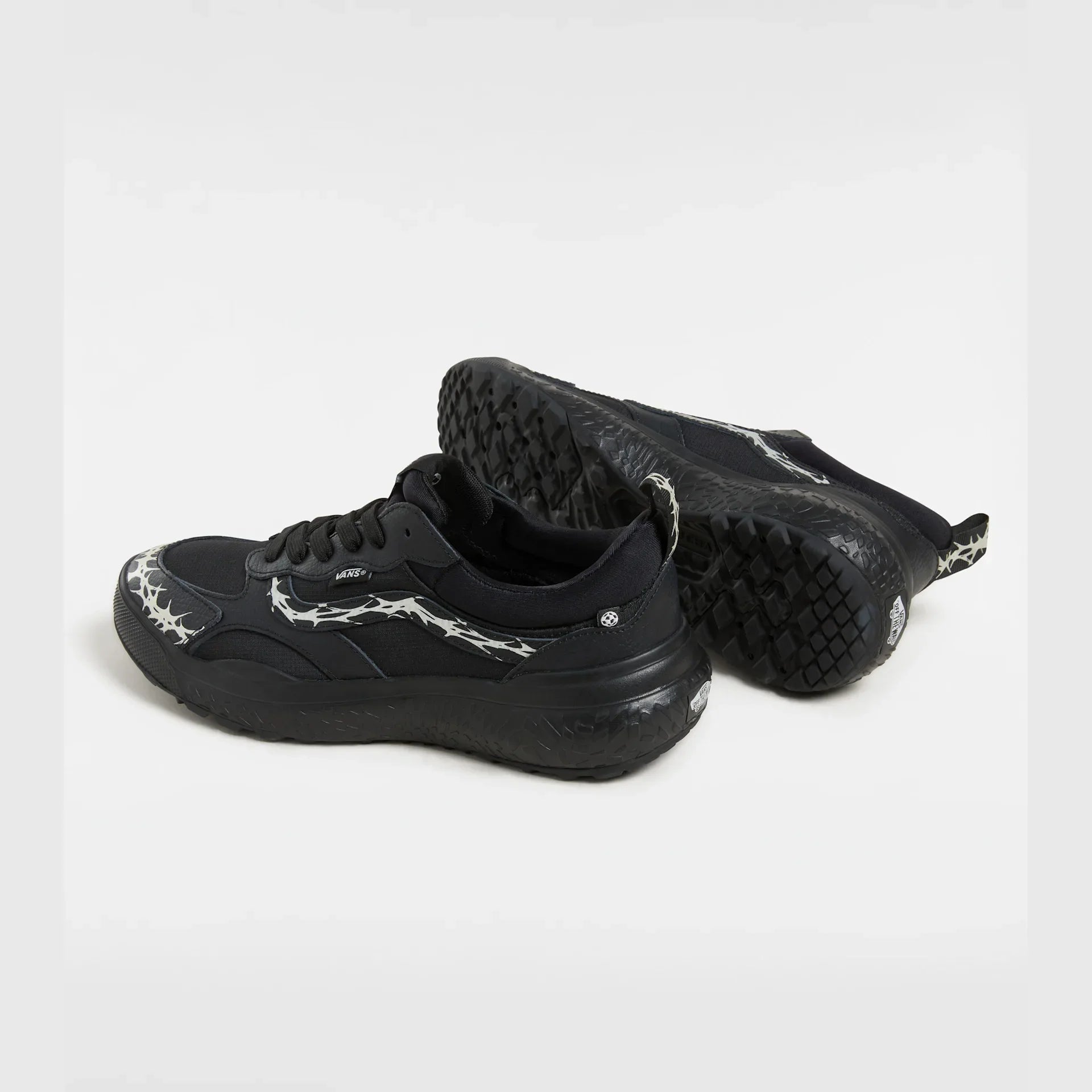 VANS MTE UltraRange Neo VR3 REFLECTIVE MATTE BLACK/SILVER MIRROR Cipő kép 3