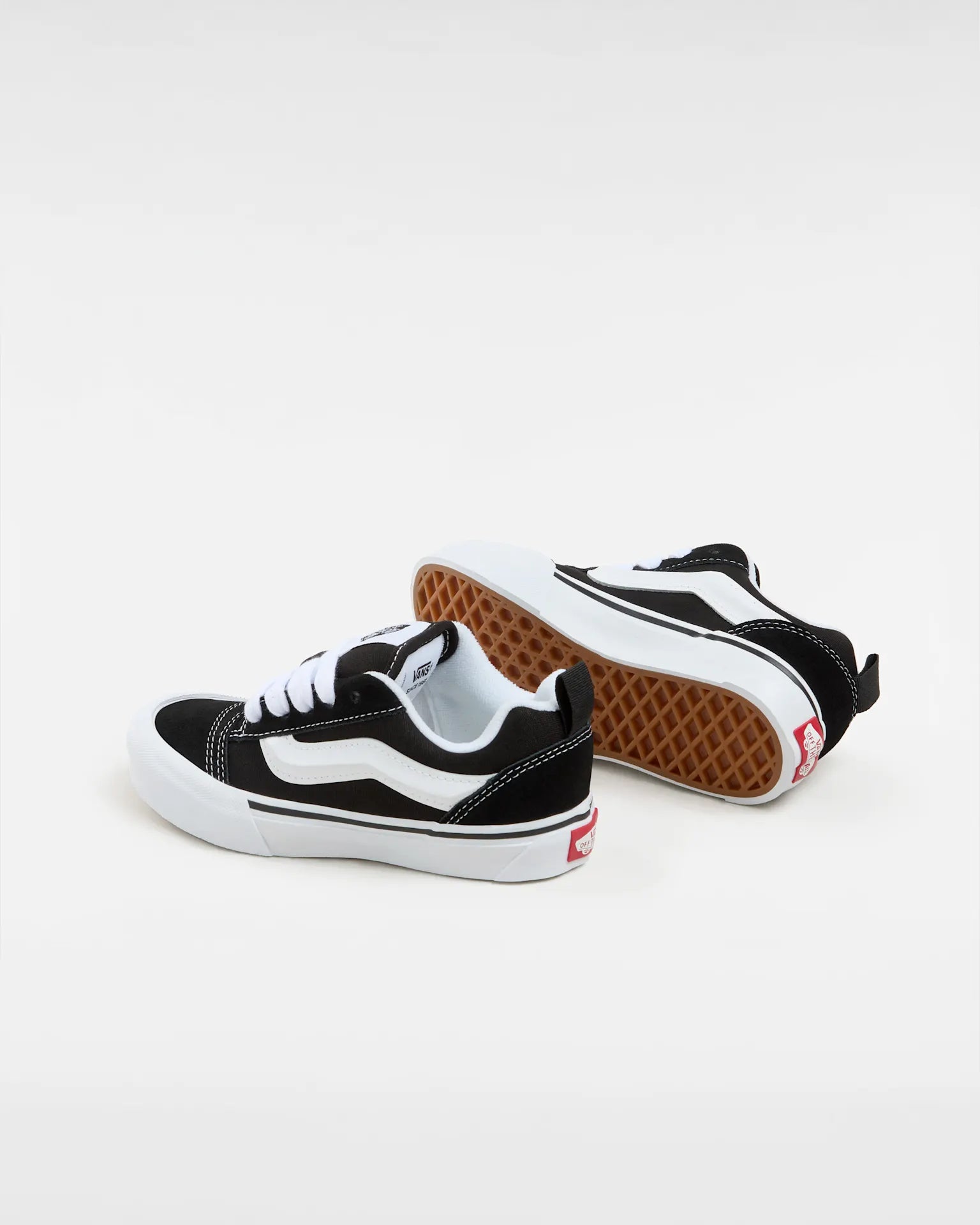 VANS Knu Skool BLACK/TRUE WHITE Cipő kép 3