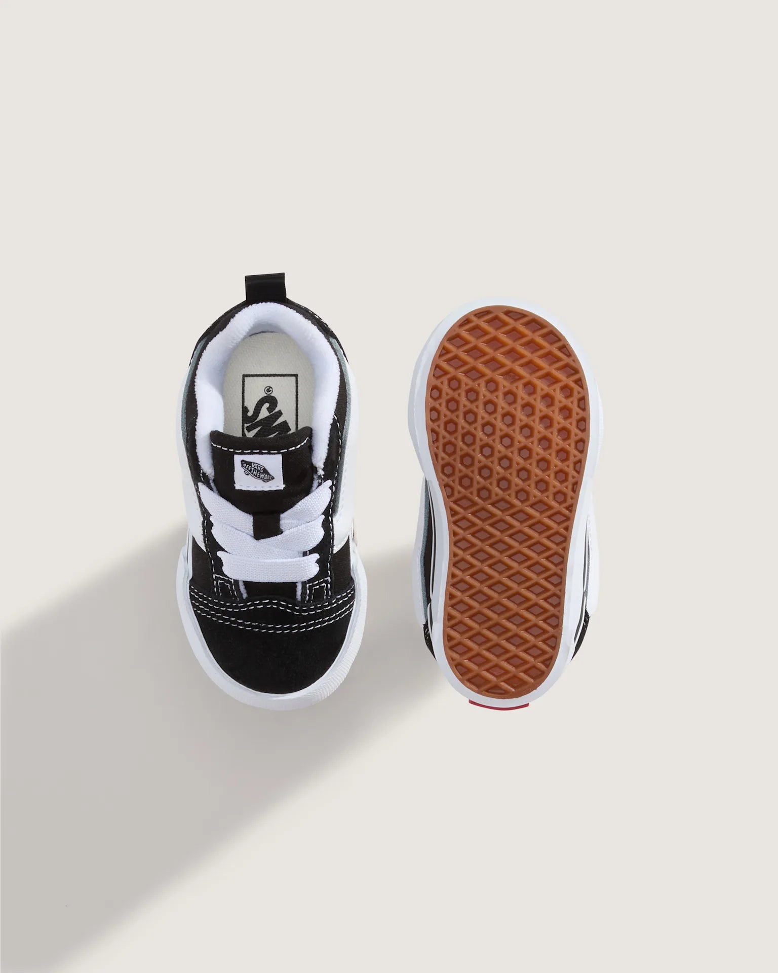 VANS Knu Skool Elastic Lace B Black/True Whit Cipő VN000D0K6BT1 - 3