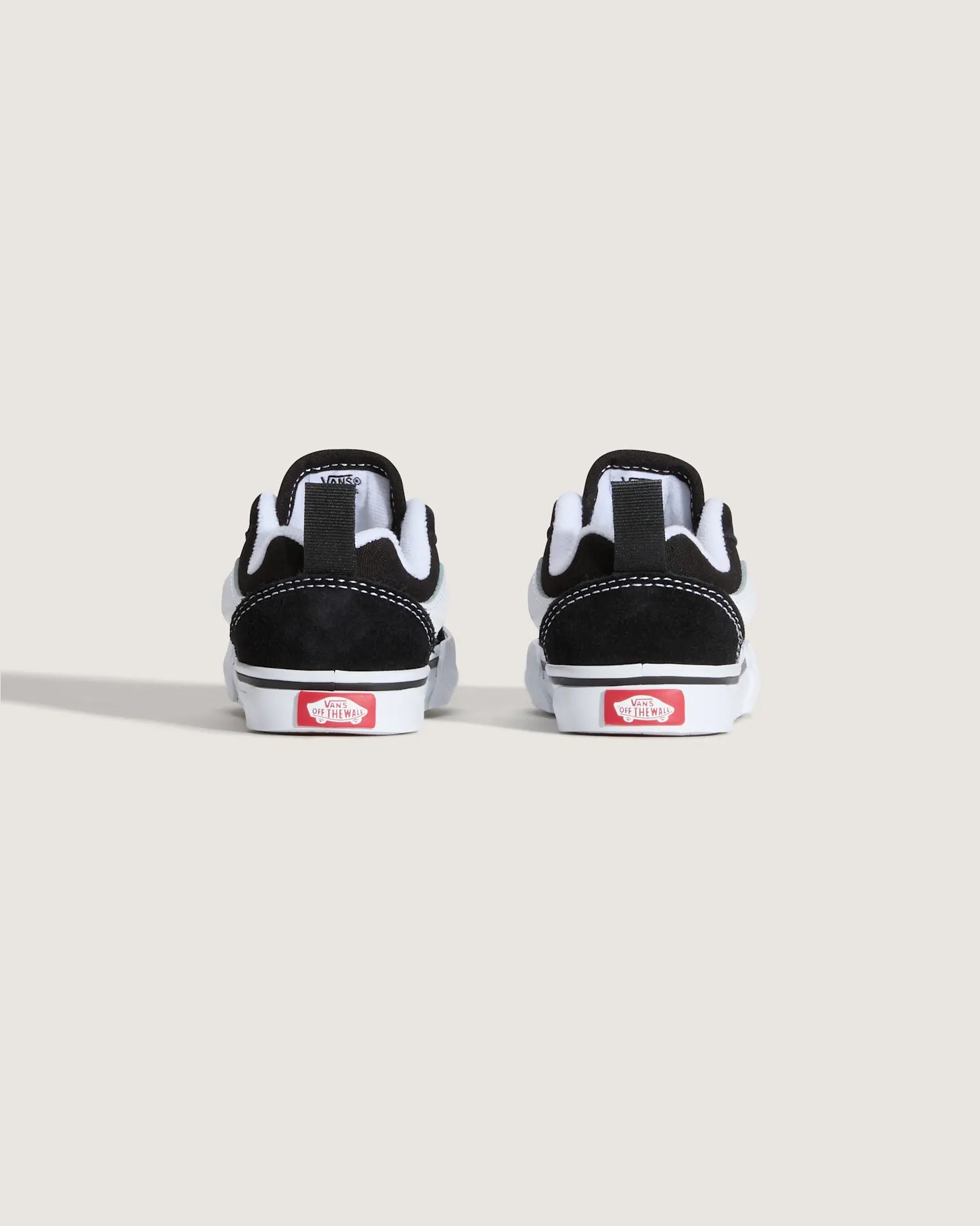 VANS Knu Skool Elastic Lace B Black/True Whit Cipő VN000D0K6BT1 - 4