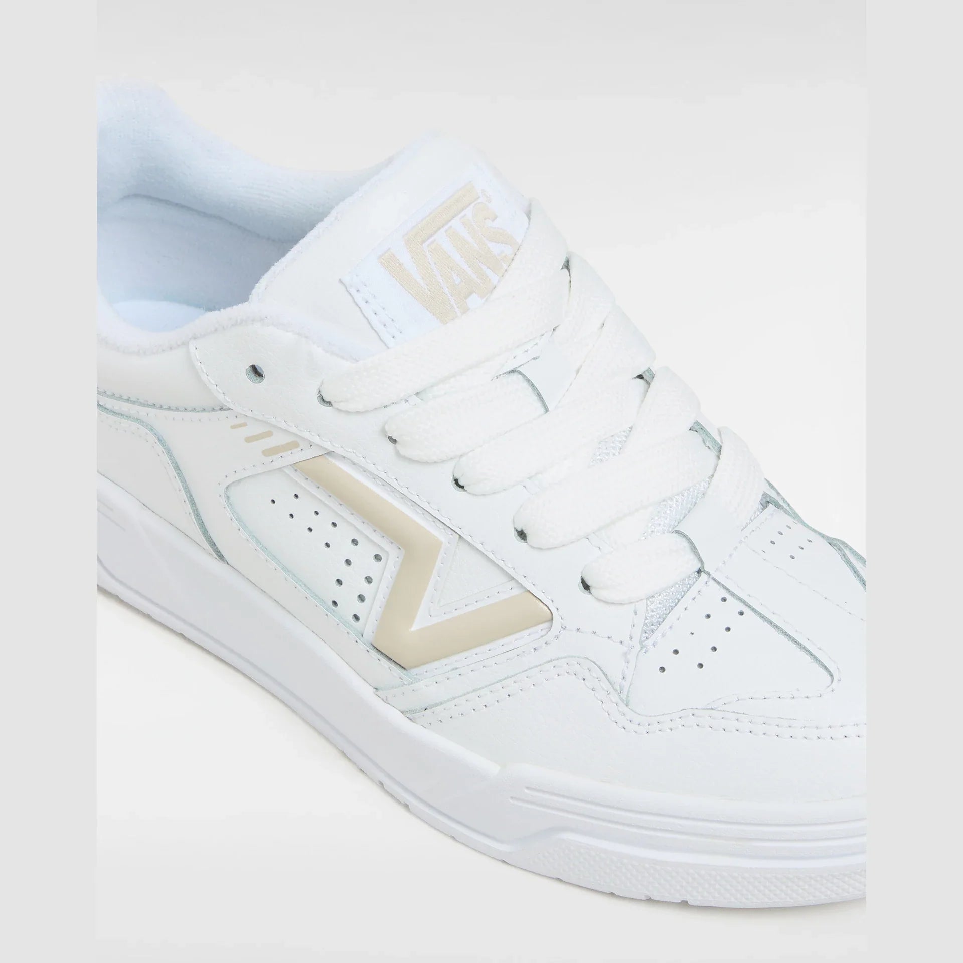 VANS Upland True White/French Oak Cipő kép 4