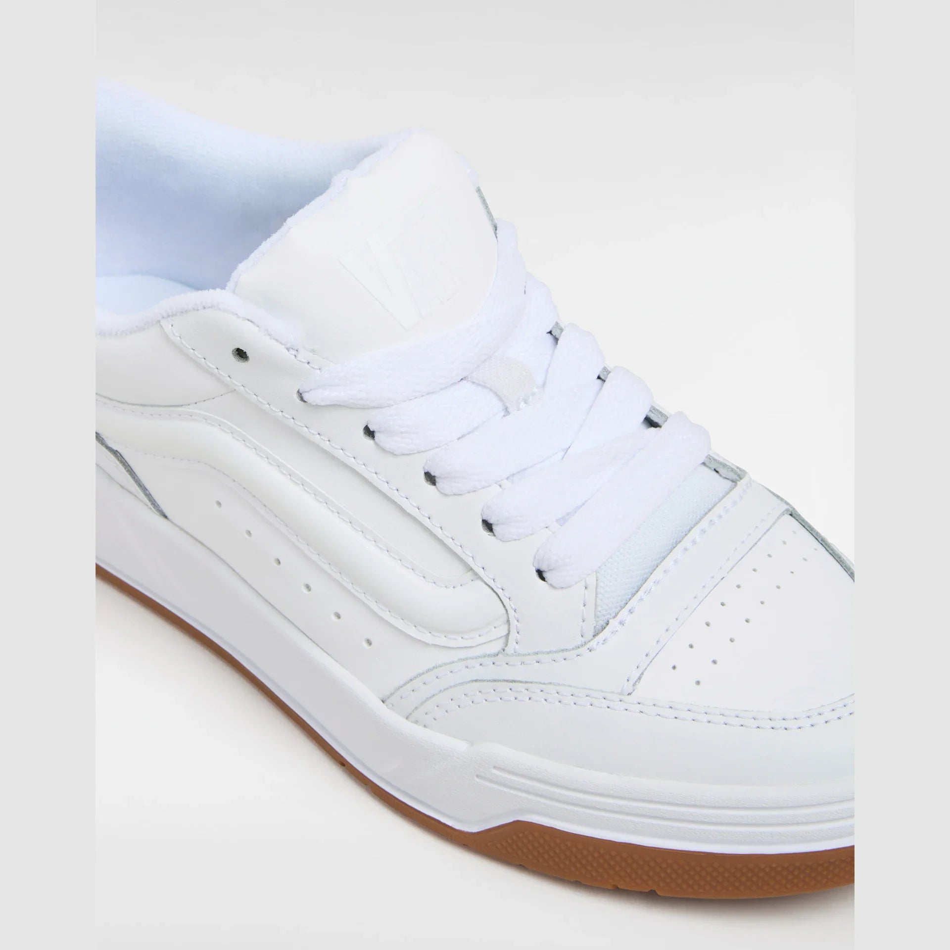 VANS Hylane WHITE/GUM Cipő kép 4
