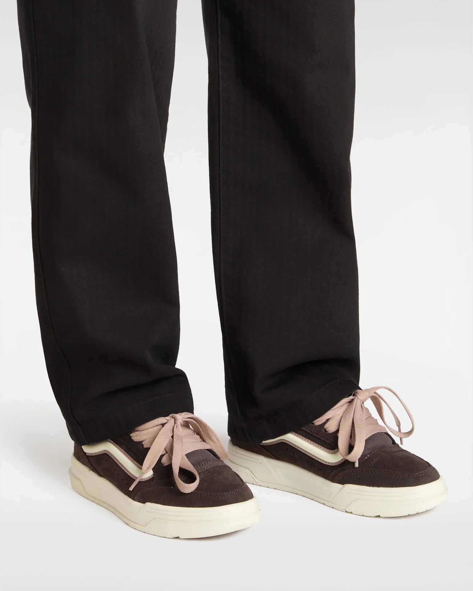 VANS Hylane After Dark Cipő kép 5