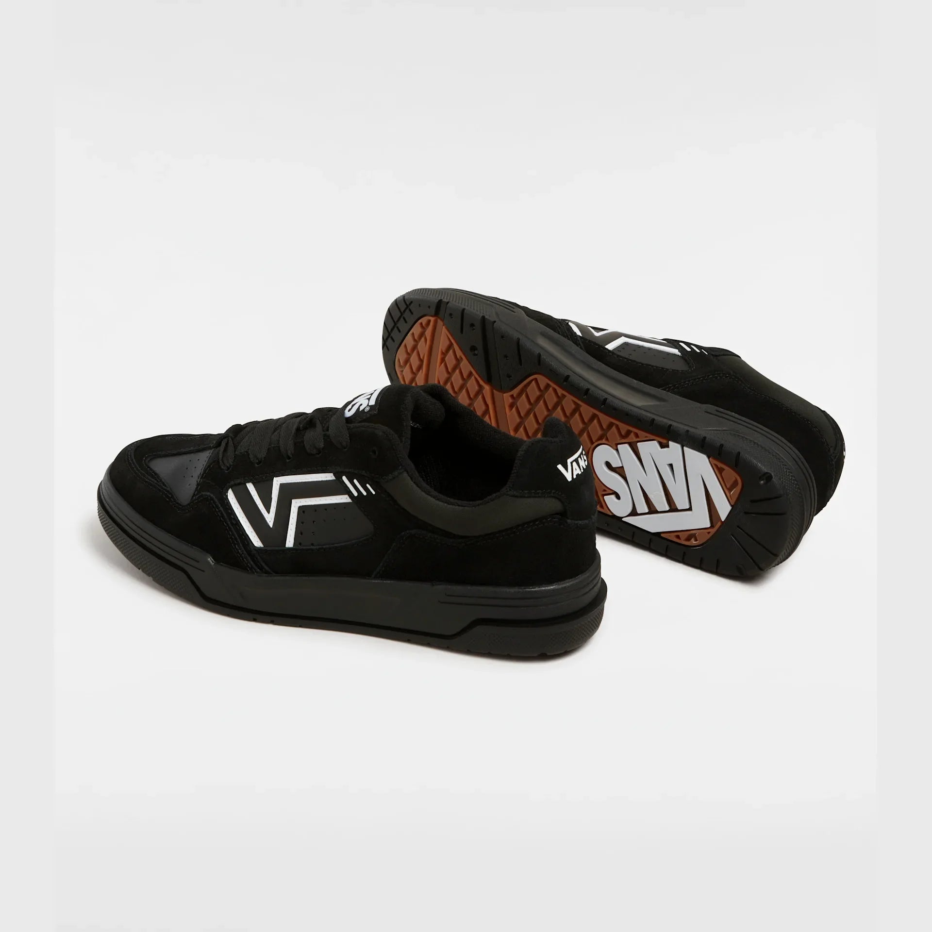 VANS Upland BLACK/BLACK/WHITE Cipő kép 3