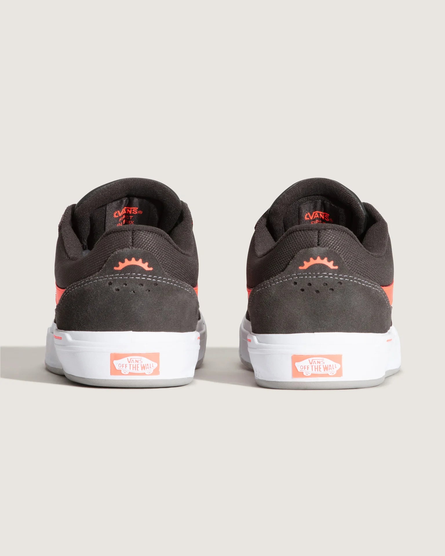 VANS BMX Proof Wafflecup FADE BLACK/CORAL Cipő VN000DCGBCU1 - 3