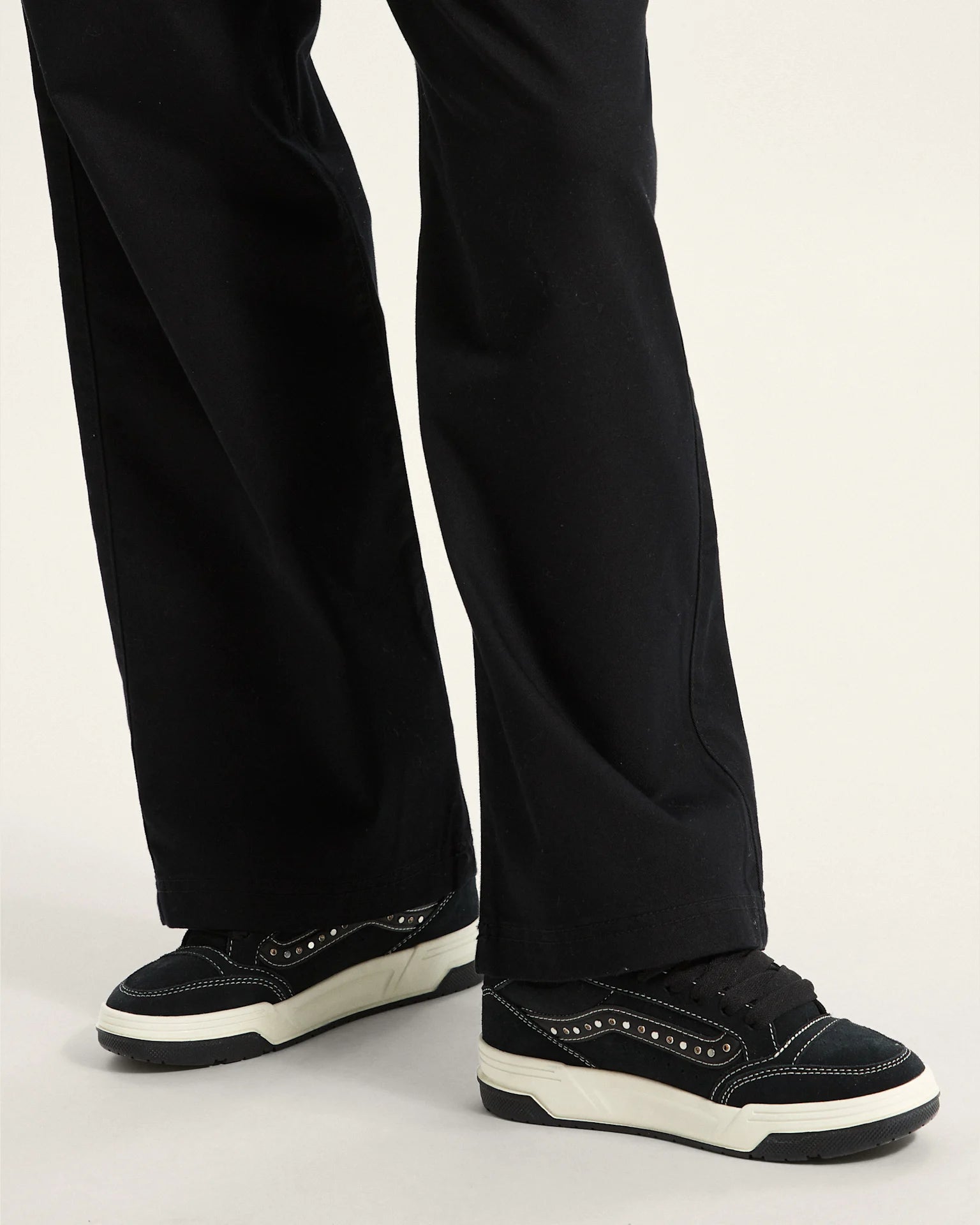 VANS Hylane STUDS Black/Metallic Cipő VN000EC4B5T1 - 5