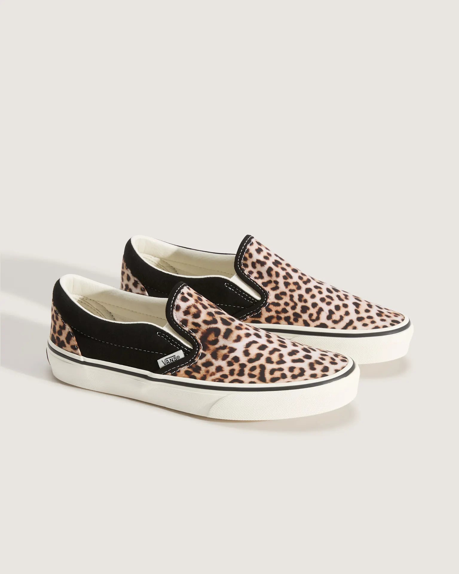 VANS Classic Slip-On Black/Leopard Cipő VN000ED2YY61 - 2