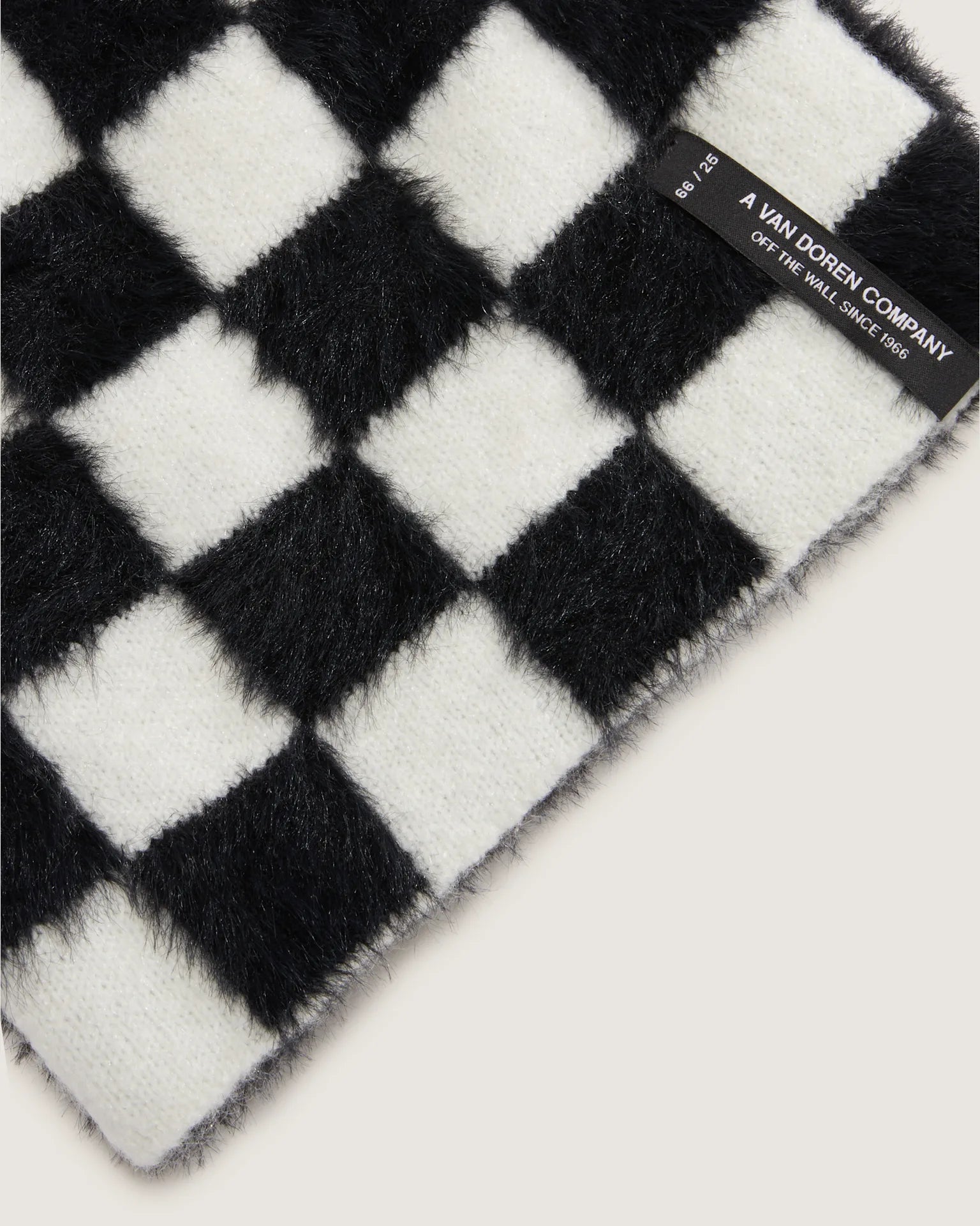 VANS Plaimor Beanie Black/White Beanie VN000QAVY281 - 3