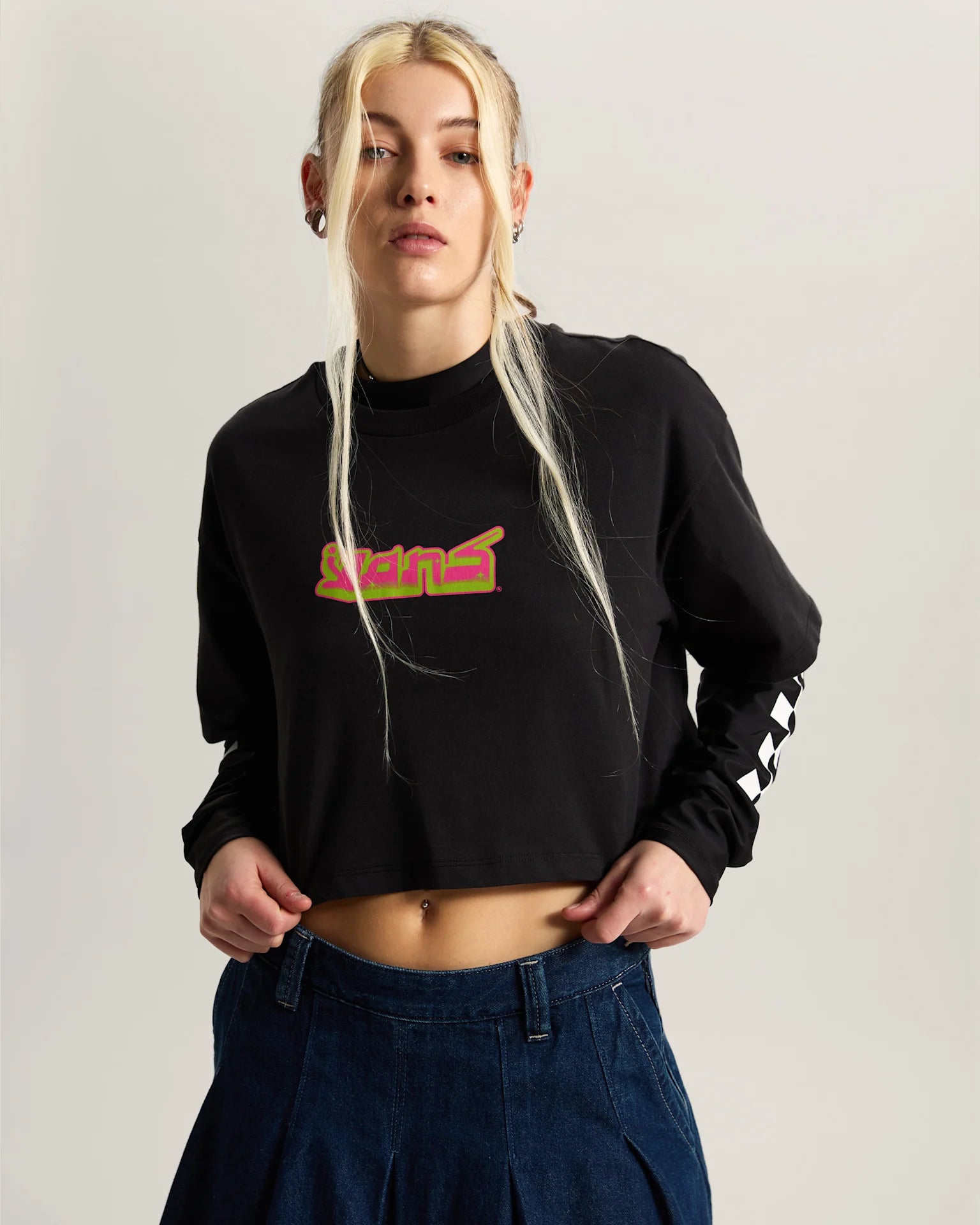 VANS Y2K BOHO RELAX CROP SS Black Póló VN000XDYBLK1 - 3