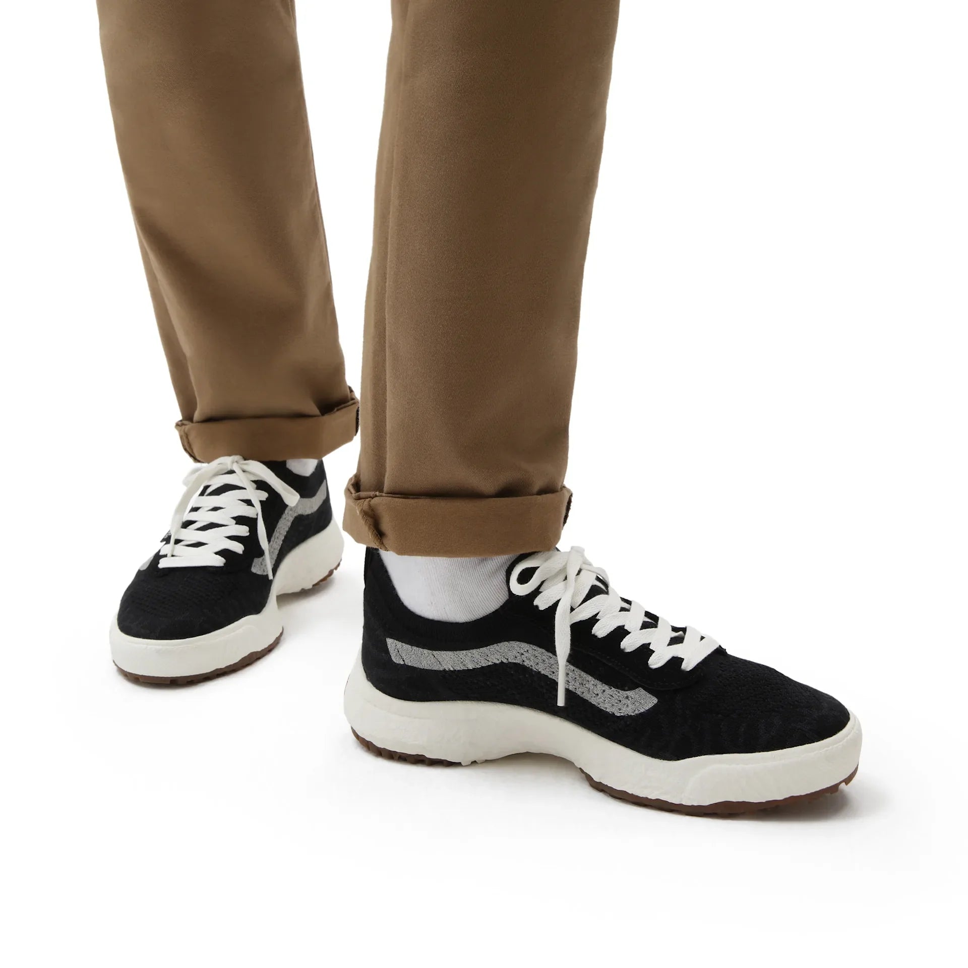 VANS MTE UltraRange VR3 BLACK/MARSHMALLOW kép 3