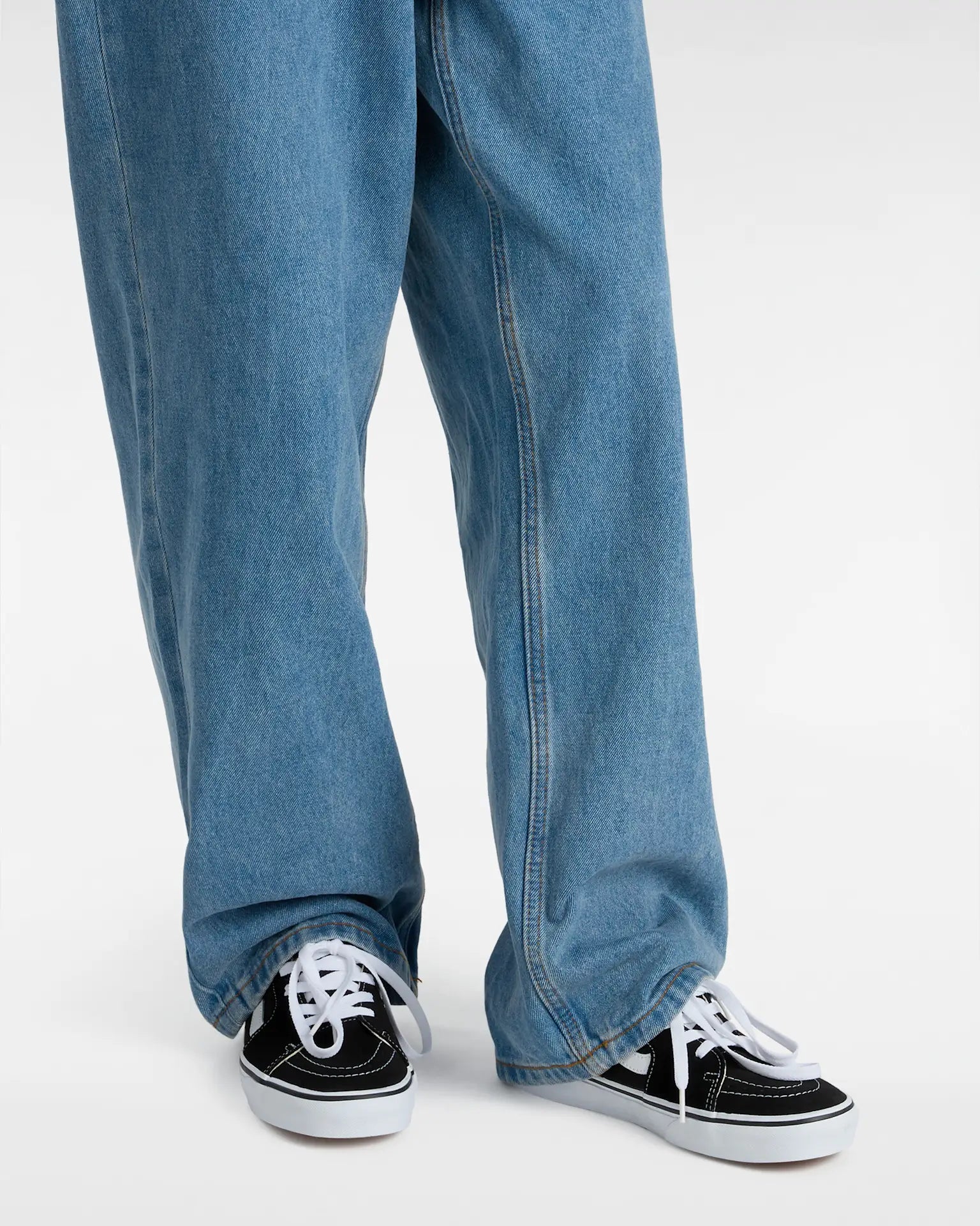 VANS UA SK8-Low Black/True White kép 5