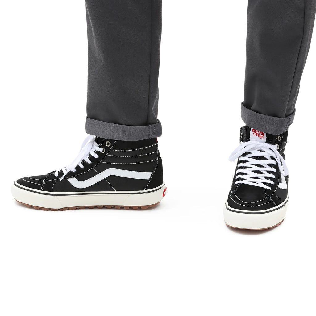 VANS UA SK8-Hi MTE-1 black/true white kép 3