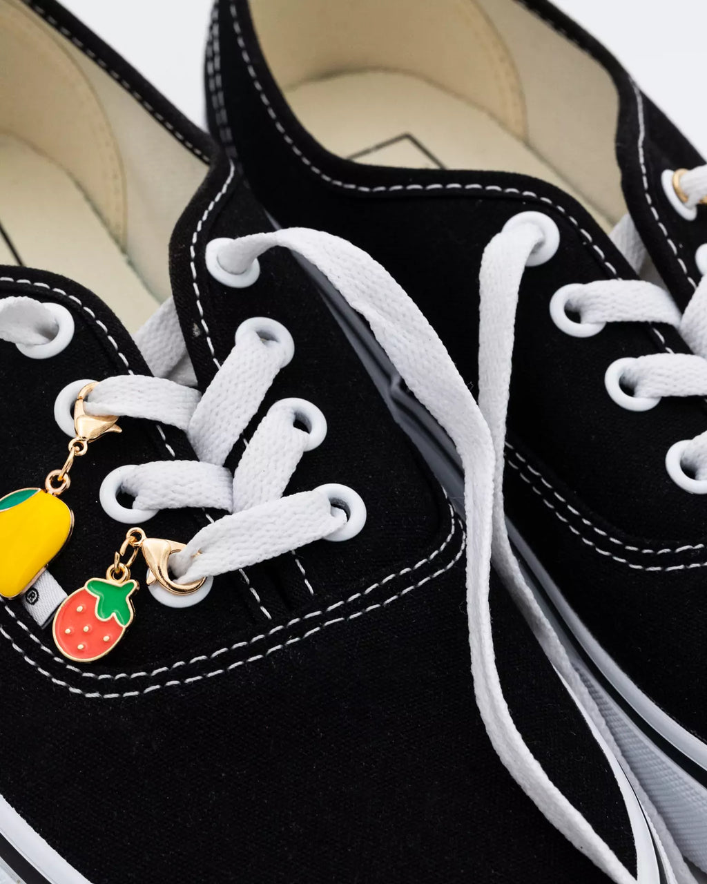 VANS UA Authentic Fruit Charm Cipő VNEE3BLK1FRTC - 5