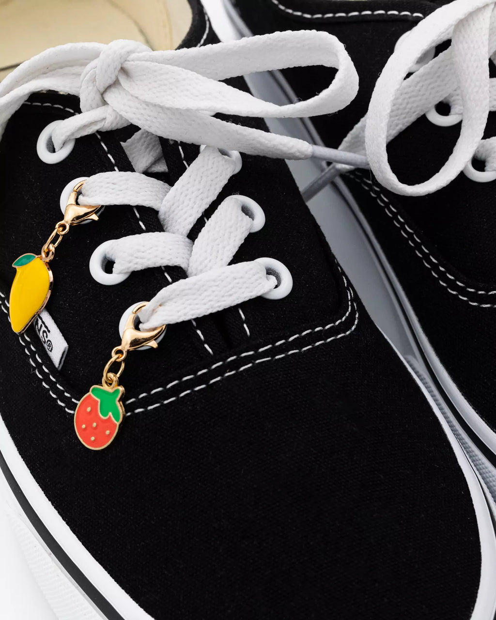 VANS UA Authentic Fruit Charm Cipő VNEE3BLK1FRTC - 3