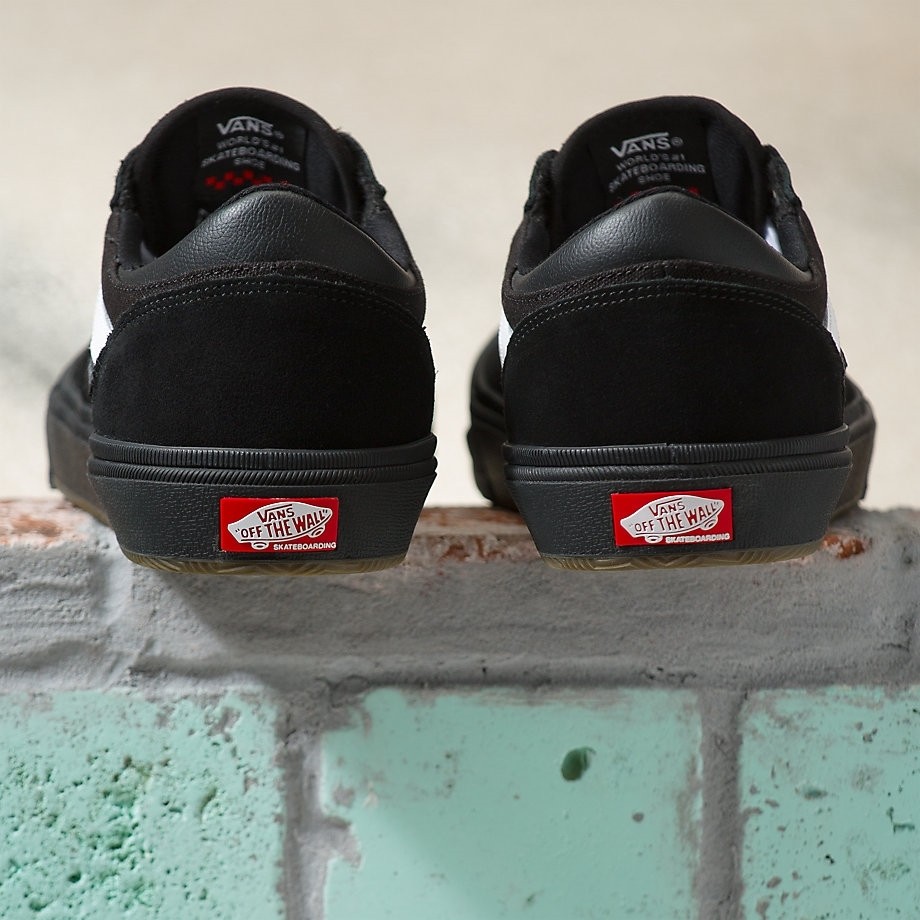 vans gilbert crockett blackout